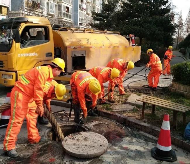 班玛市政管道清淤