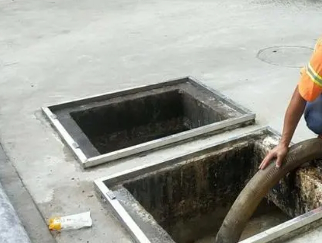 班玛化粪池清理