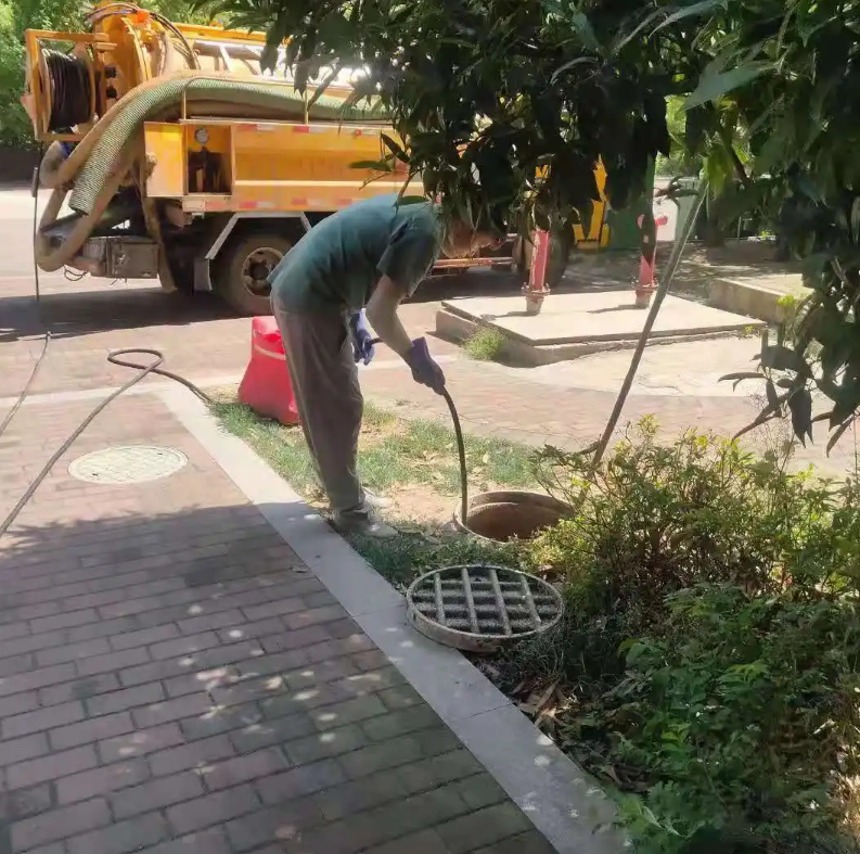 班玛市政排污管道清淤疏通——专业团队，让您全程省心！